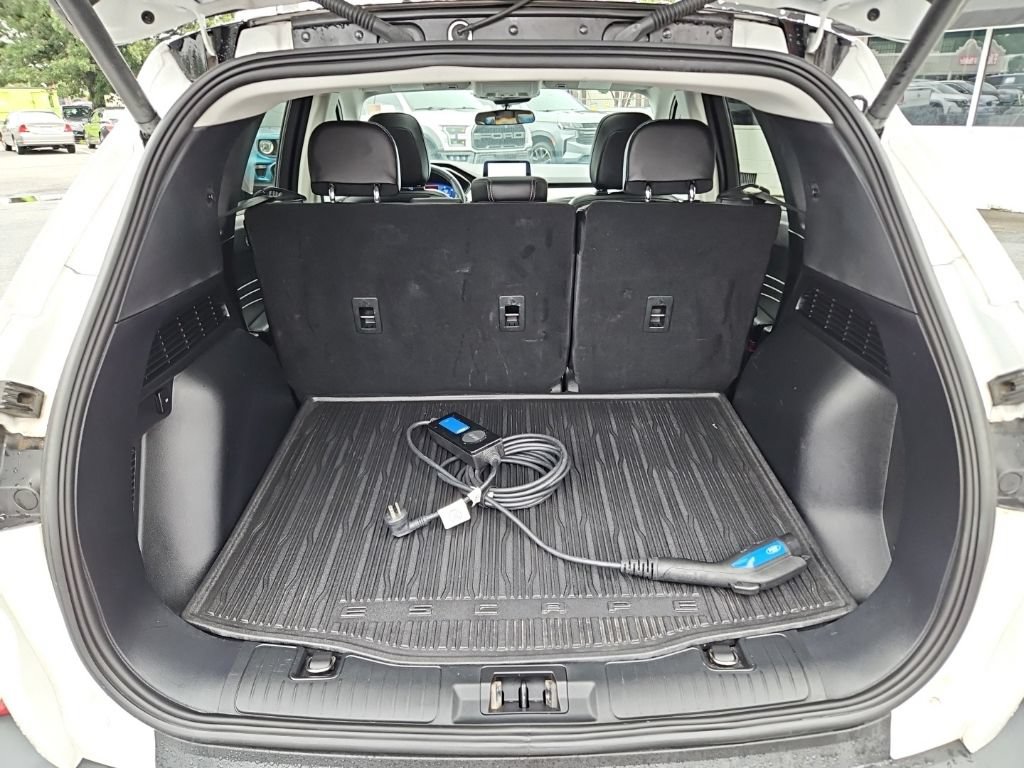 Used 2022 Ford Escape SEL w/ Technology Package FWD image 32