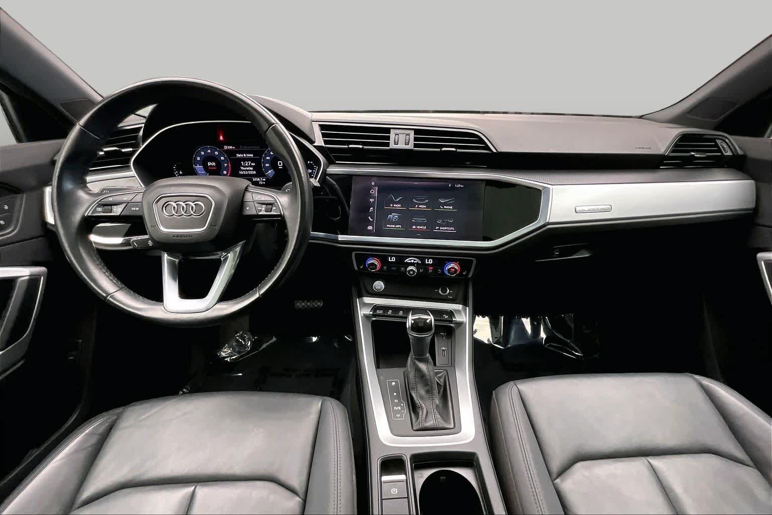 Used 2020 Audi Q3 2.0T Premium w/ Convenience Package AWD/4WD image 16
