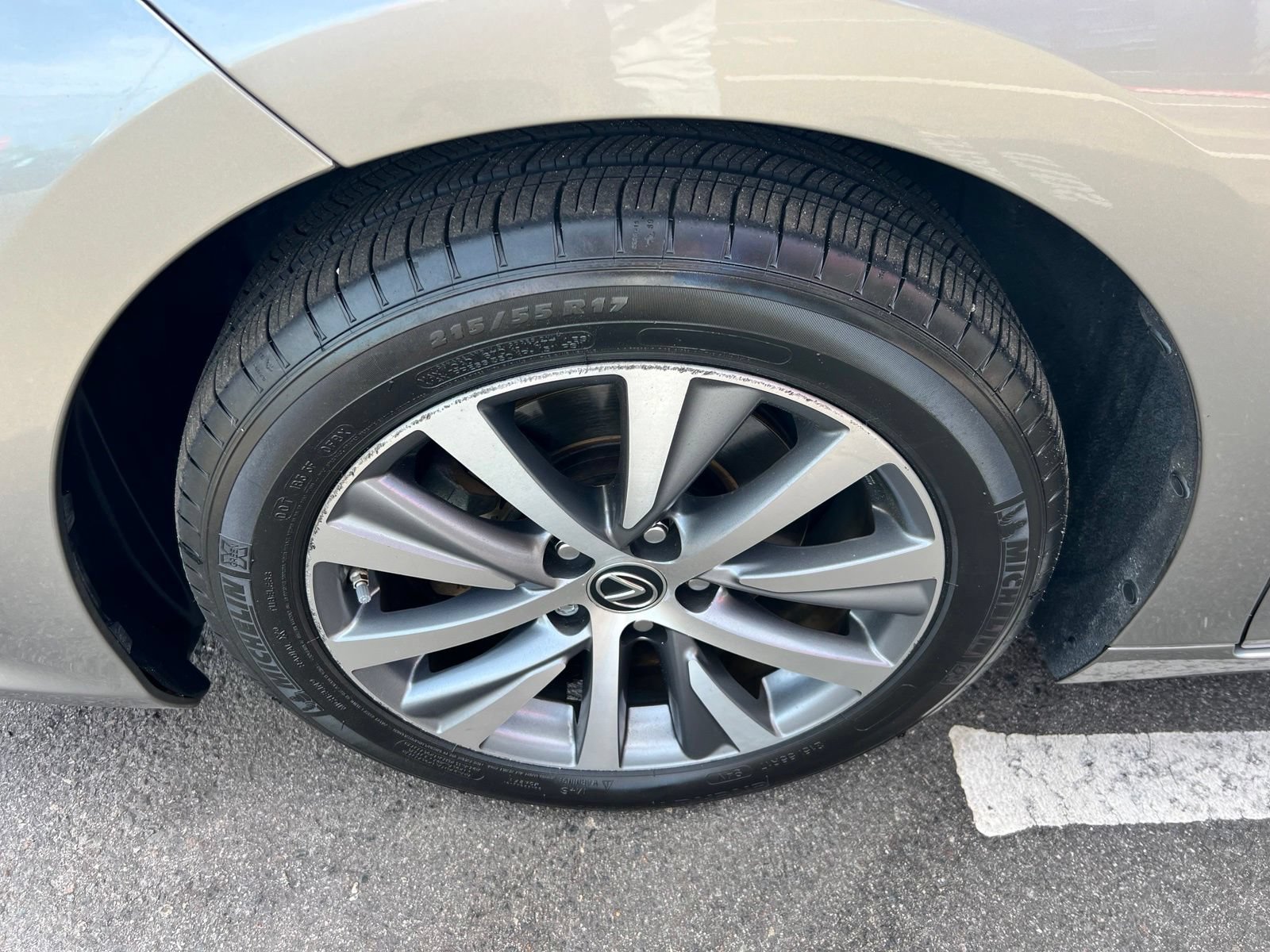 Used 2020 Lexus ES 300h w/ Premium Package FWD image 20