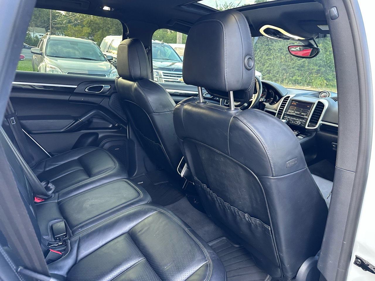 Used 2016 Porsche Cayenne image 36