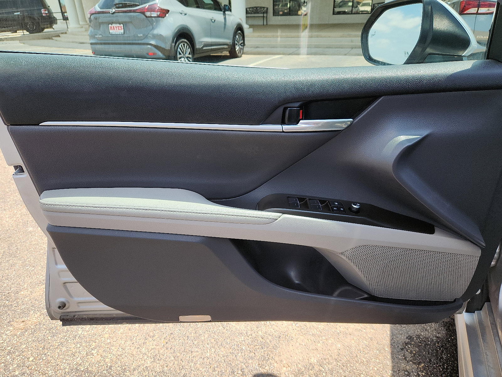 Used 2023 Toyota Camry XSE image 10