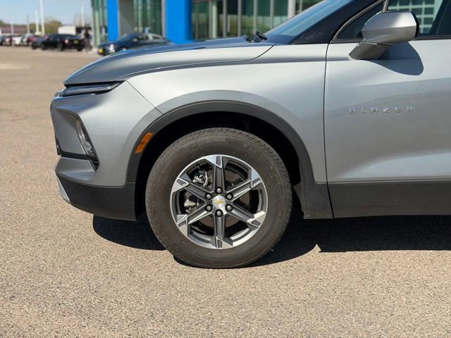 Used 2023 Chevrolet Blazer LT FWD image 11