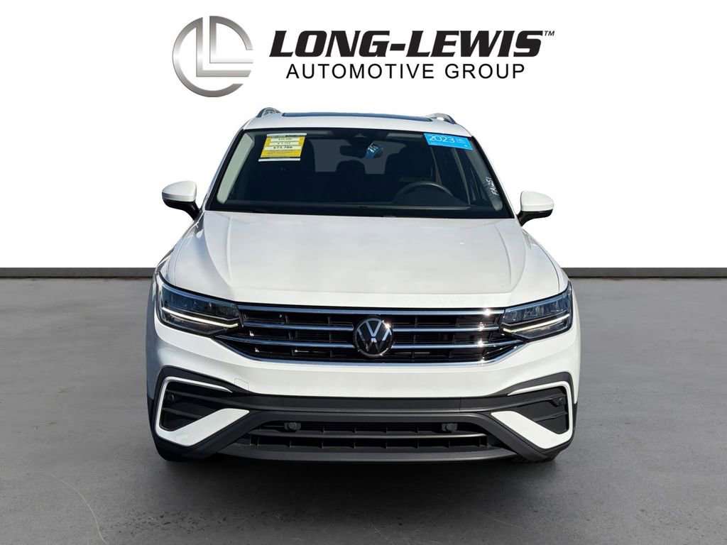 Certified 2023 Volkswagen Tiguan SE w/ Panoramic Sunroof Package image 11