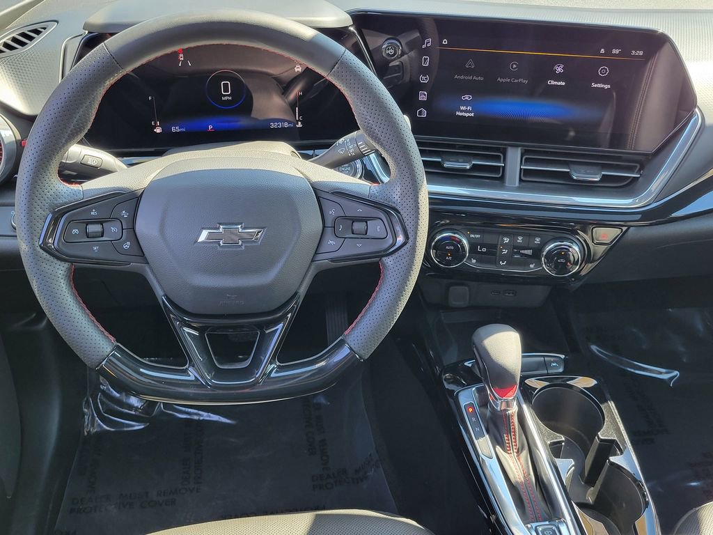 Used 2024 Chevrolet Trax RS w/ Sunroof Package image 4