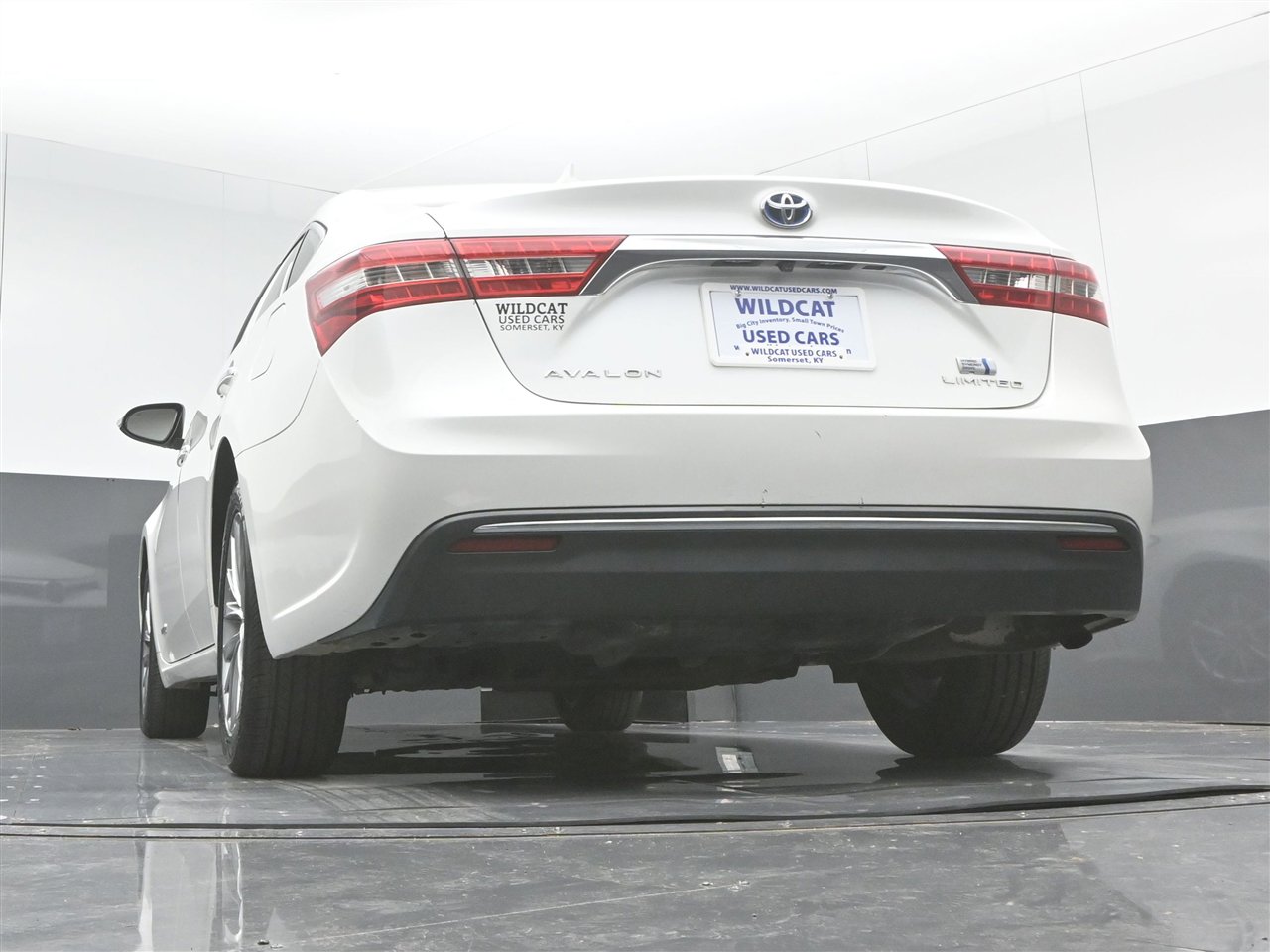 Used 2016 Toyota Avalon Limited image 34