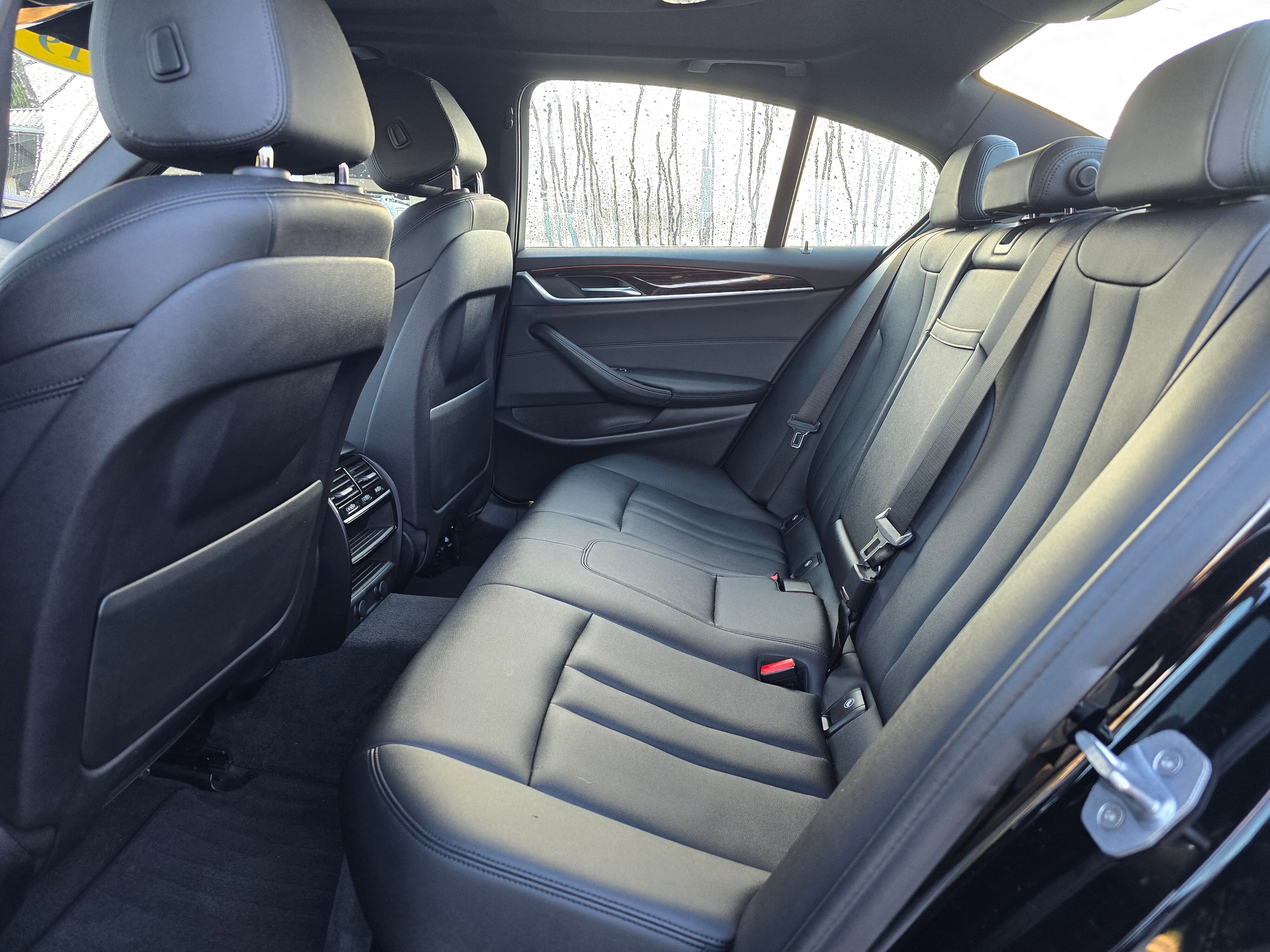 Used 2019 BMW 530i xDrive w/ Convenience Package image 15