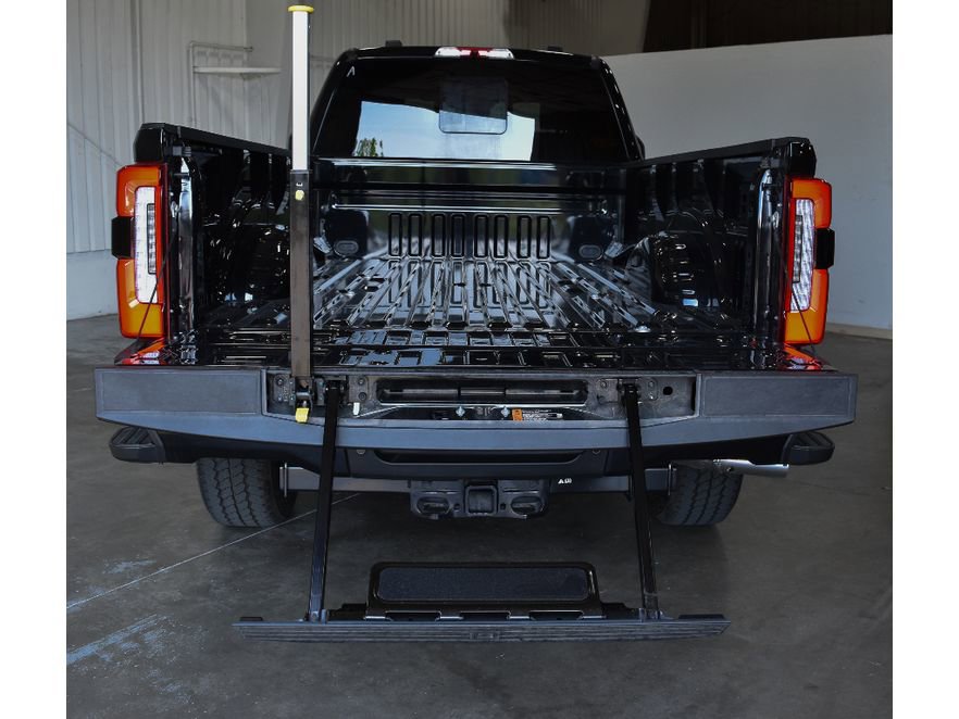 New 2025 Ford F350 Platinum w/ FX4 Off-Road Package image 9