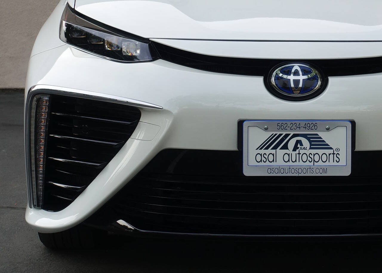 Used 2017 Toyota Mirai FWD image 3