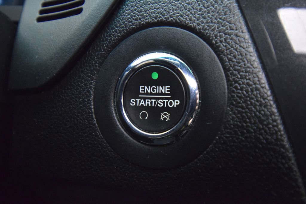 Used 2016 Ford Explorer XLT w/ Equipment Group 202A AWD/4WD image 36