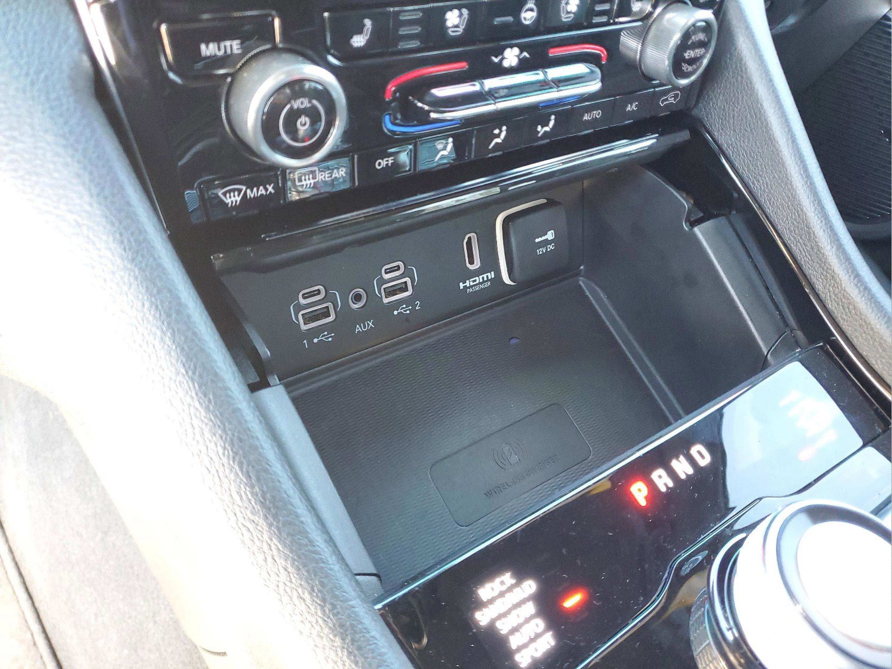 Used 2024 Jeep Grand Cherokee Overland w/ Advanced Protech Group III image 18