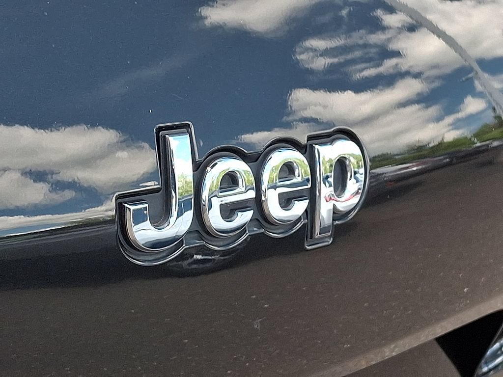 Used 2021 Jeep Grand Cherokee L Limited AWD/4WD image 34
