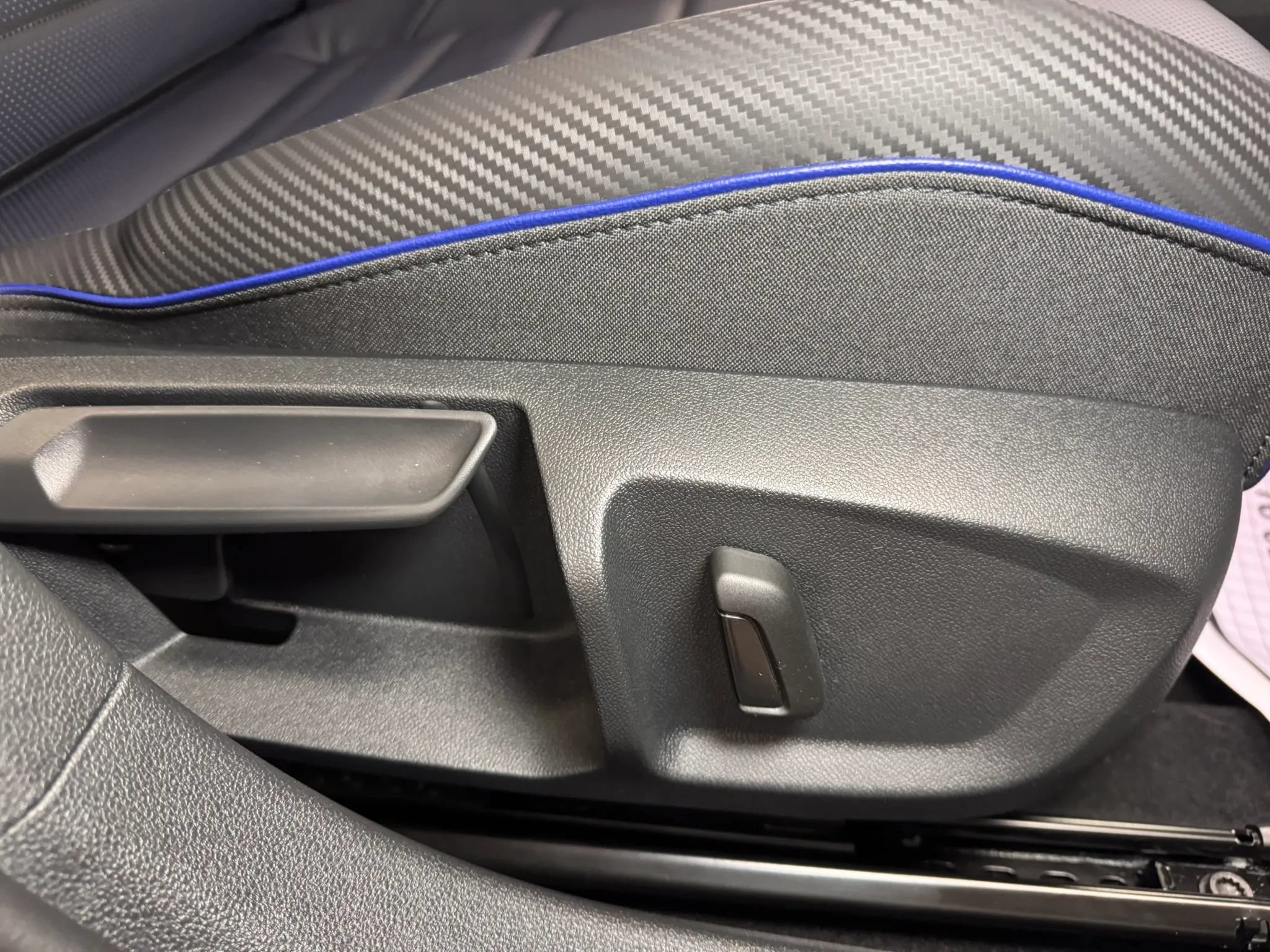 Used 2024 Volkswagen Golf R AWD/4WD image 16