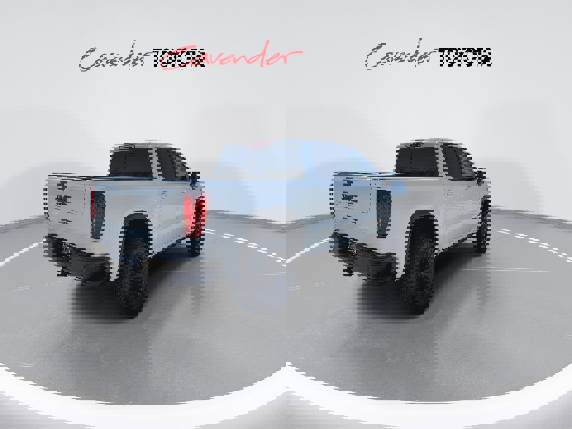 Used 2025 GMC Sierra 1500 AT4X image 8