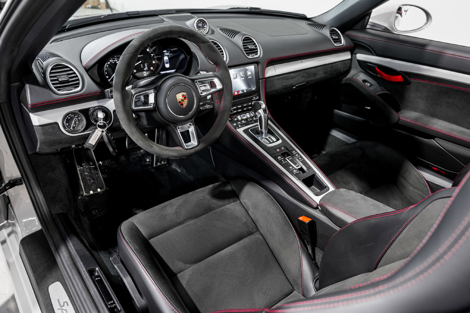 Used 2022 Porsche 718 Boxster Spyder RWD image 9