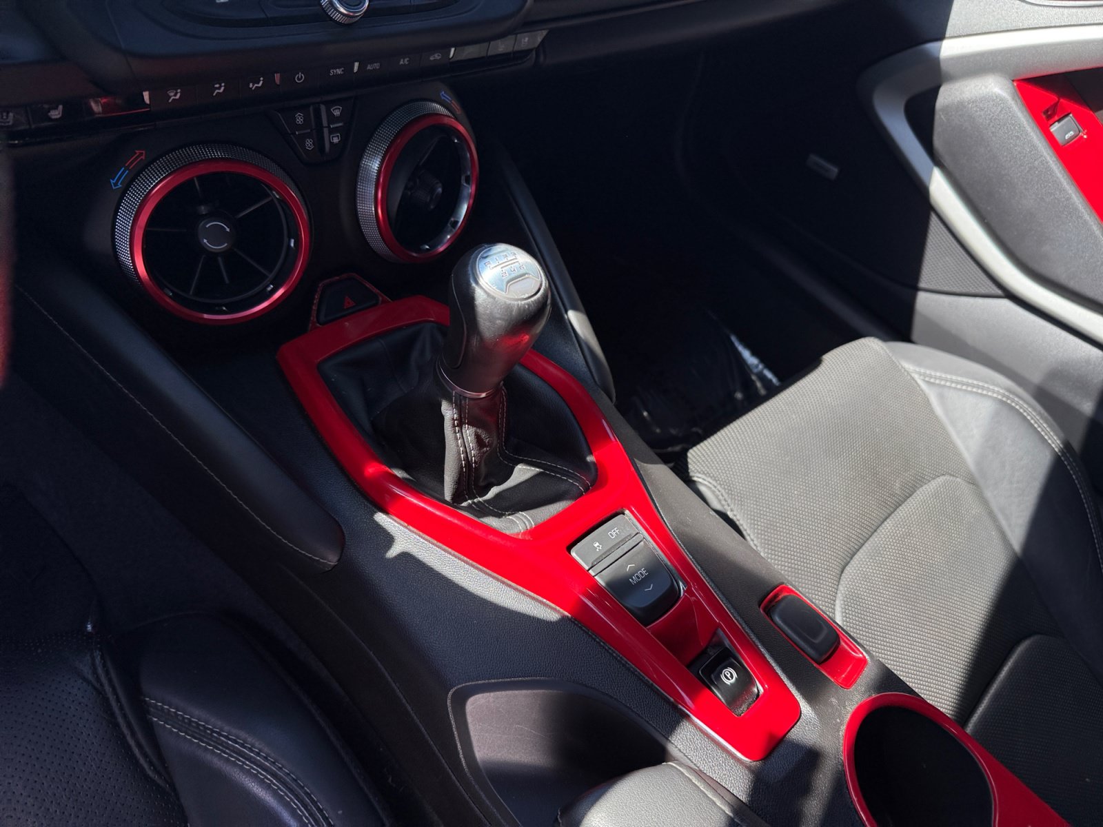 Used 2016 Chevrolet Camaro LT RWD image 13