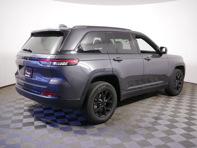 Certified 2024 Jeep Grand Cherokee Altitude AWD/4WD image 7