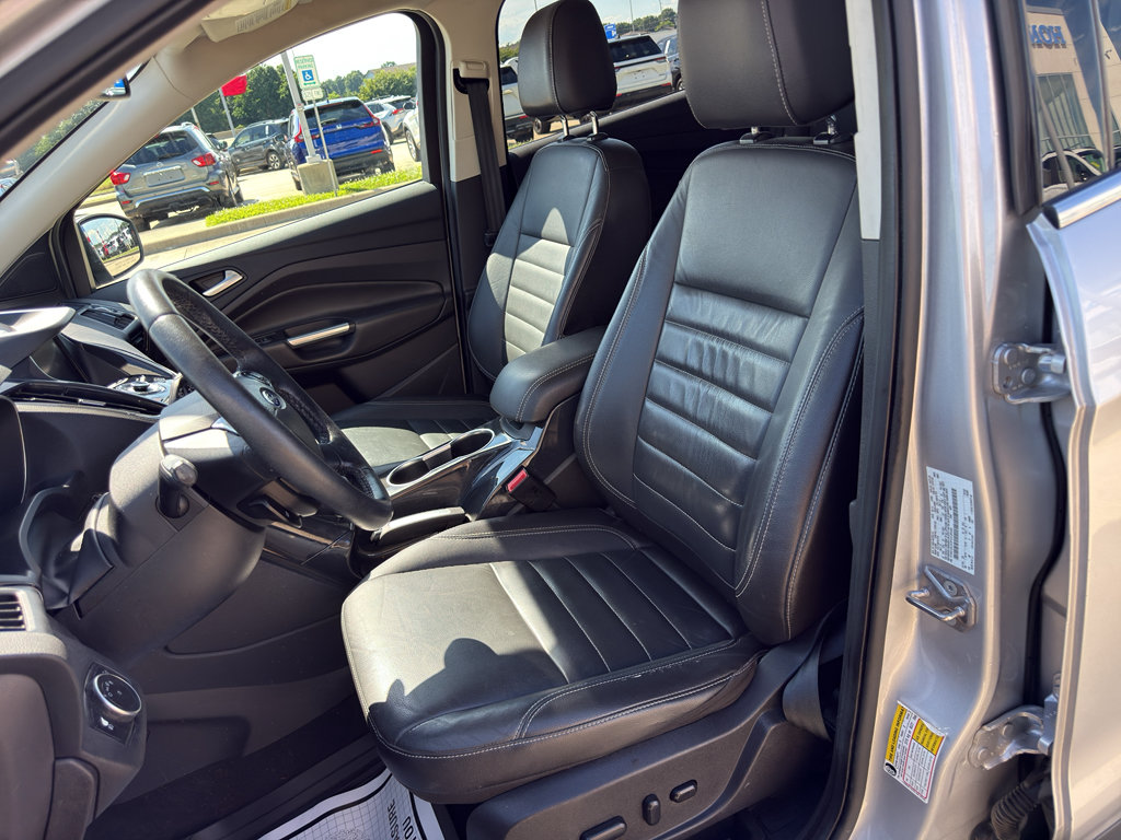 Used 2015 Ford Escape Titanium w/ Equipment Group 301A FWD image 10