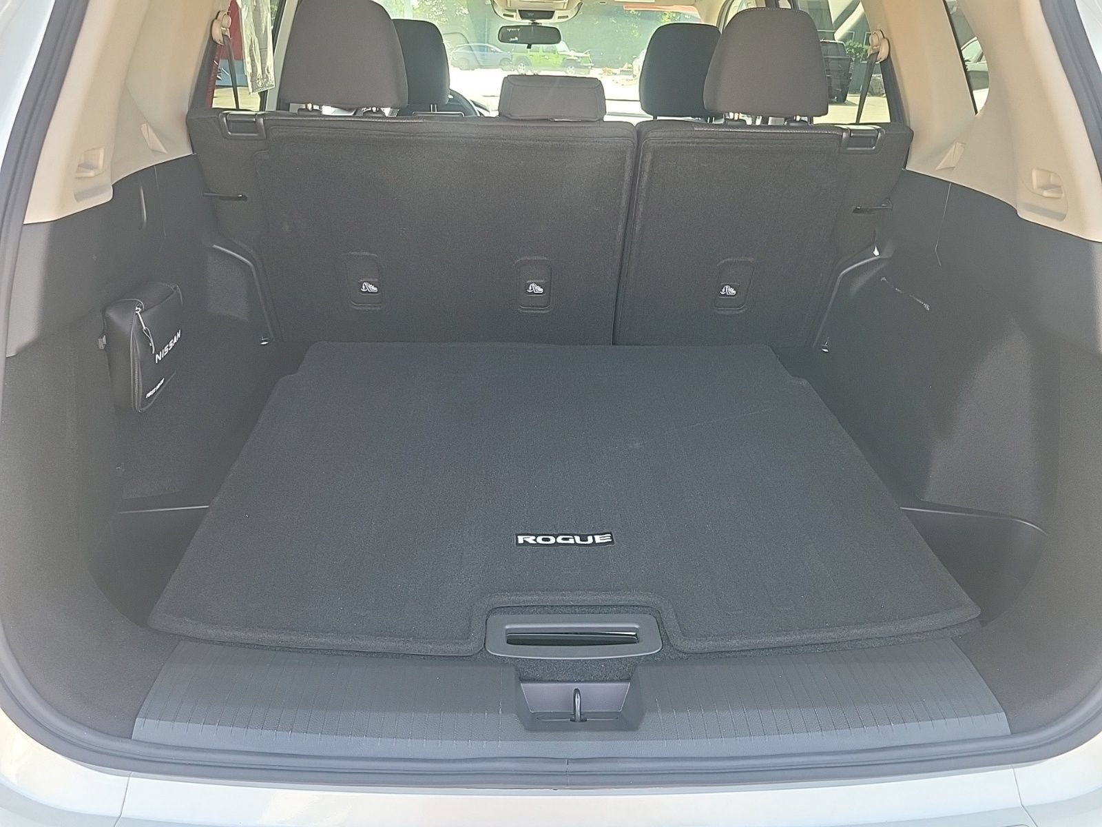 Certified 2026 Nissan Rogue SV AWD/4WD image 8