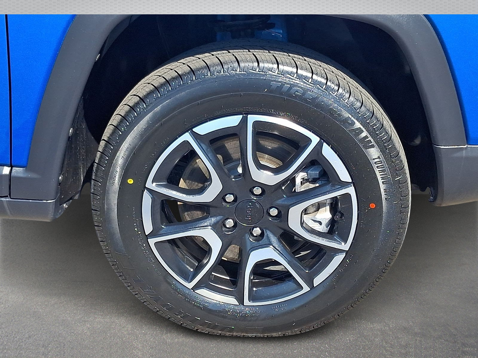 Certified 2024 Jeep Compass Trailhawk w/ Trailhawk Convenience Group AWD/4WD image 8