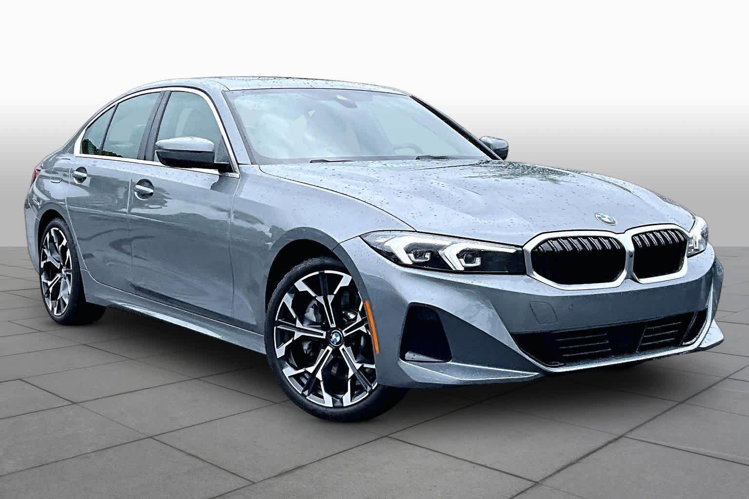 Certified 2025 BMW 330i Sedan RWD image 3