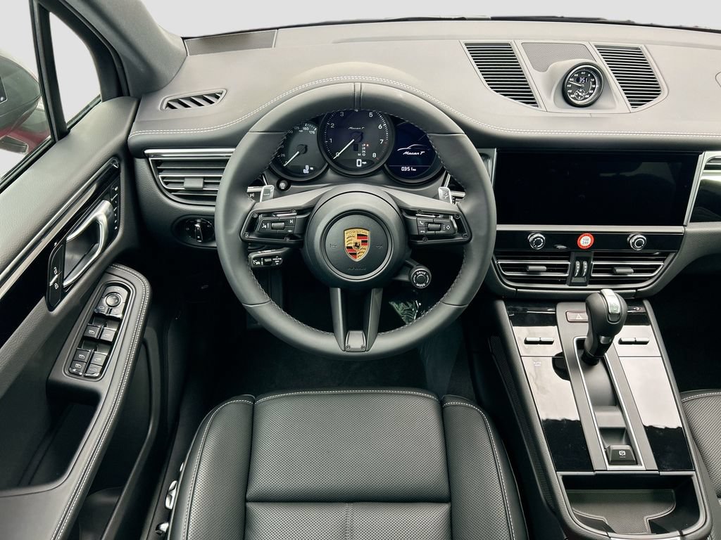 Used 2026 Porsche Macan AWD/4WD image 13