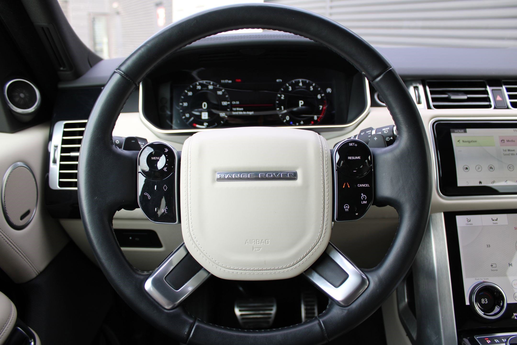 Used 2022 Land Rover Range Rover Westminster Edition image 13