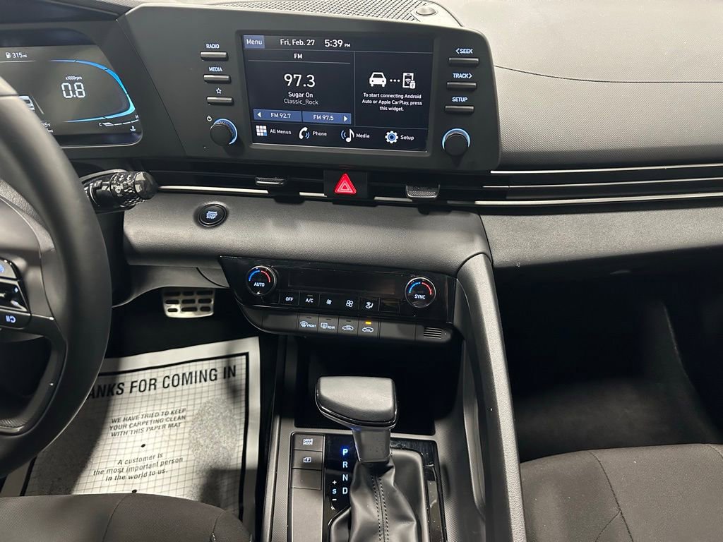 Used 2025 Hyundai Elantra Sport image 24