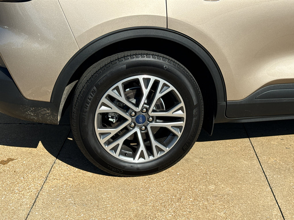 Used 2021 Ford Escape SEL image 6