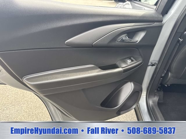 Used 2024 Chevrolet TrailBlazer RS FWD image 16