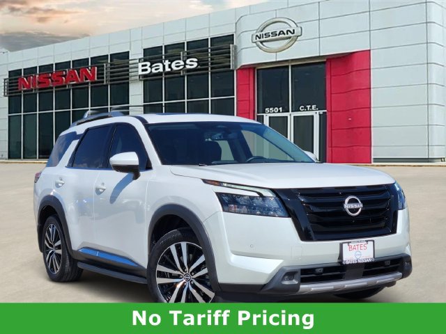 Used 2025 Nissan Pathfinder Platinum
