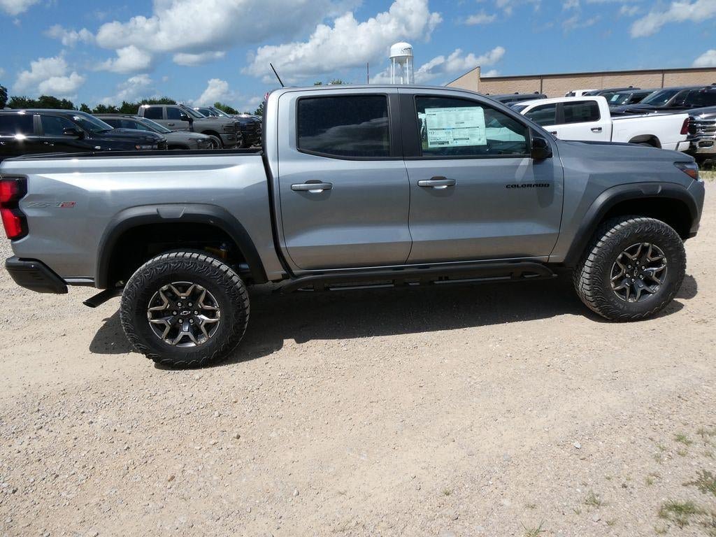 New 2026 Chevrolet Colorado ZR2 w/ Technology Package AWD/4WD image 3