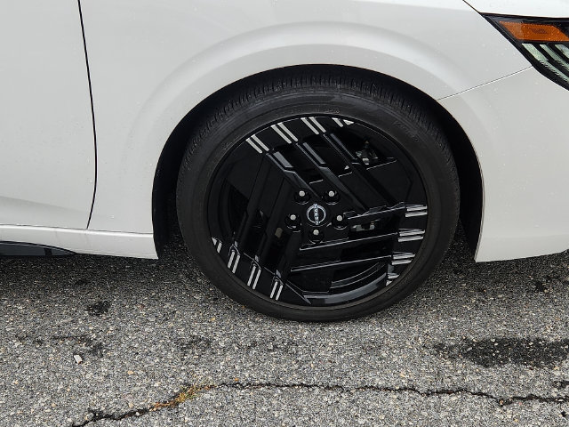 Used 2026 Nissan Sentra SR w/ SR Premium Package FWD image 8