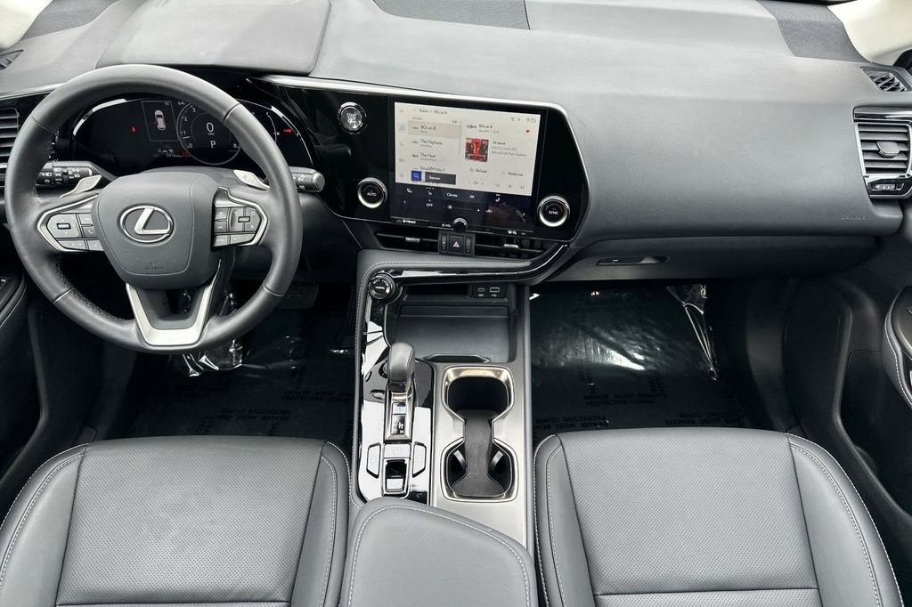 Used 2025 Lexus NX 250 FWD image 13