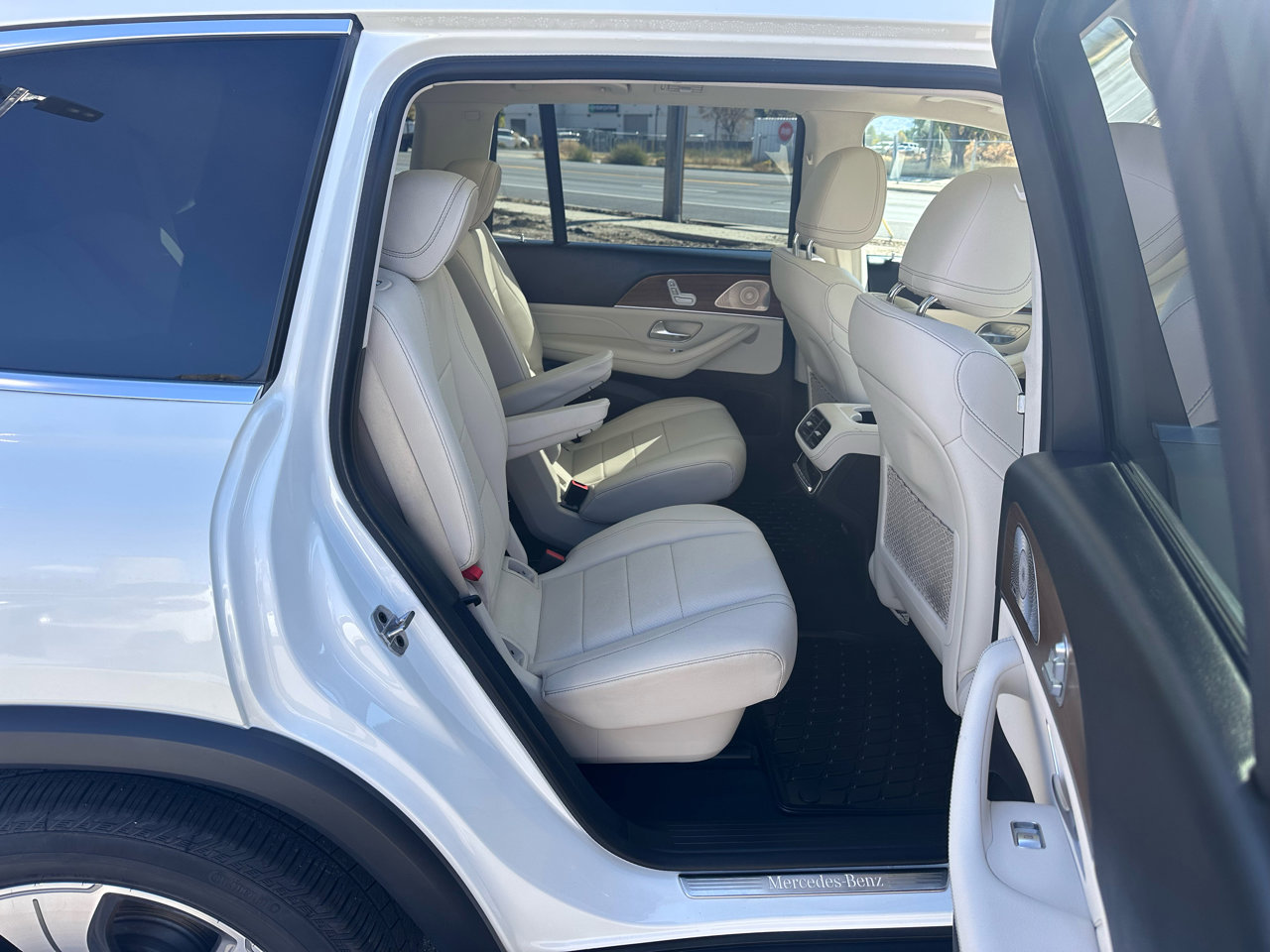 Used 2022 Mercedes-Benz GLS 450 4MATIC image 9