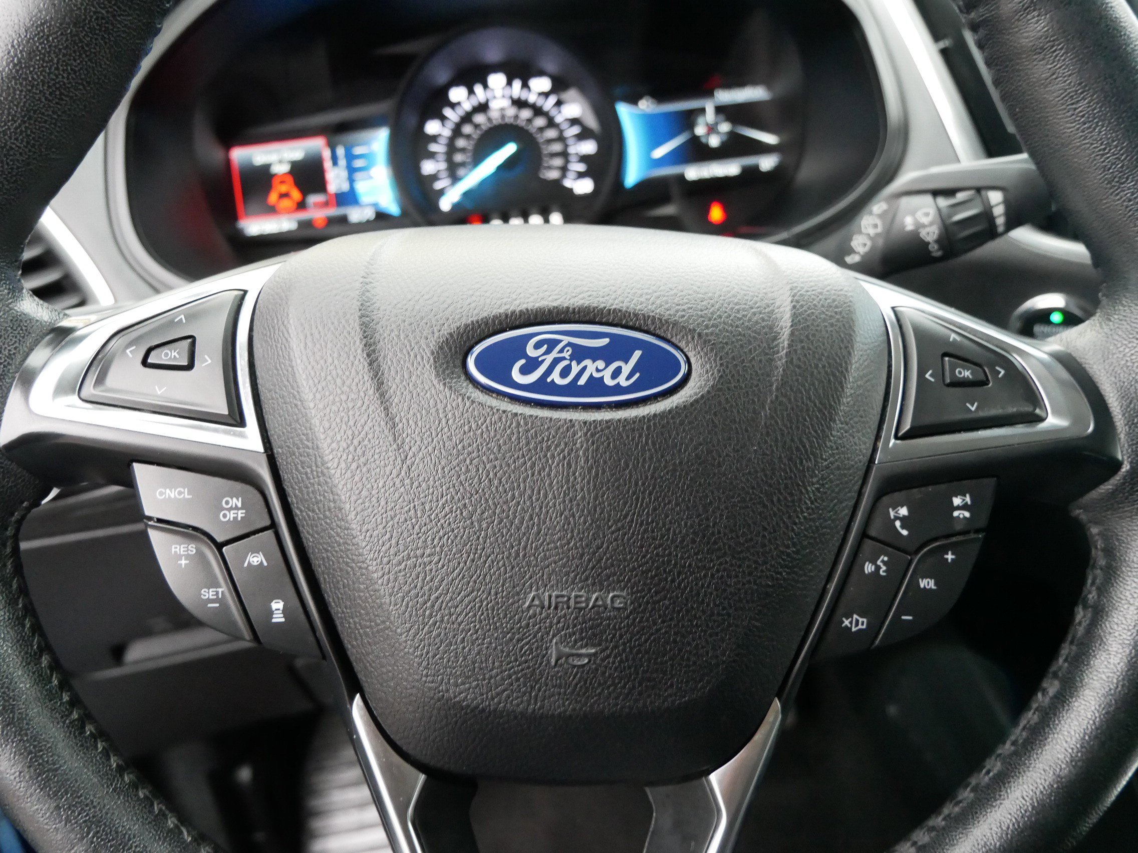 Used 2022 Ford Edge Titanium w/ Equipment Group 301A AWD/4WD image 17
