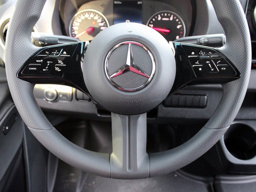 Used 2025 Mercedes-Benz Sprinter 2500 image 13