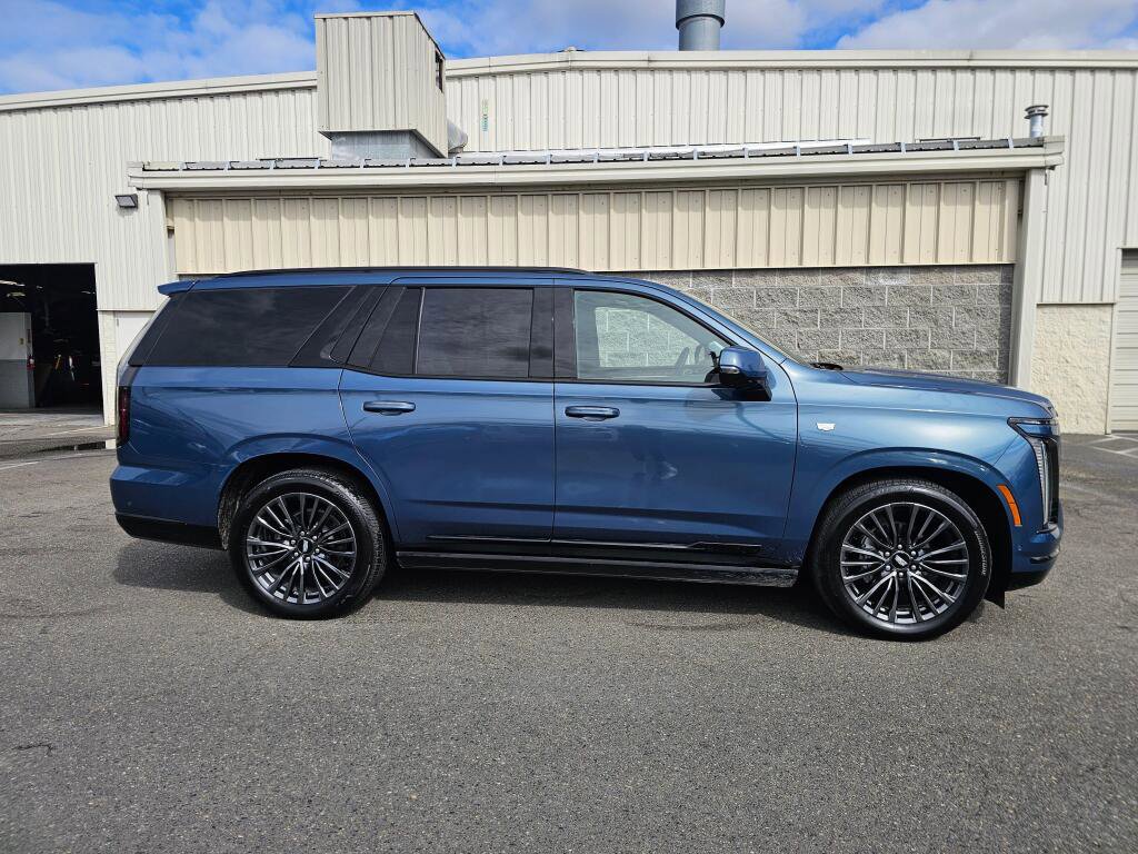 Certified 2025 Cadillac Escalade Sport Platinum image 9