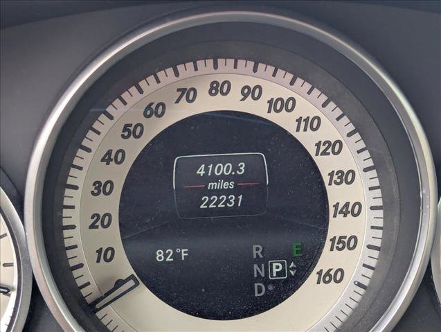 Used 2016 Mercedes-Benz E 400 Sedan image 3