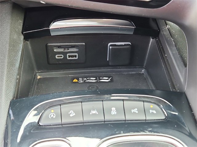 Certified 2021 Buick Envision Avenir w/ Technology Package II image 32