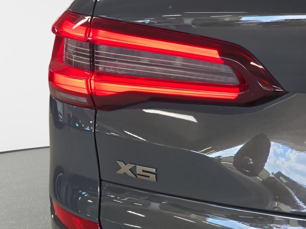 Used 2021 BMW X5 M50i w/ Executive Package AWD/4WD image 29