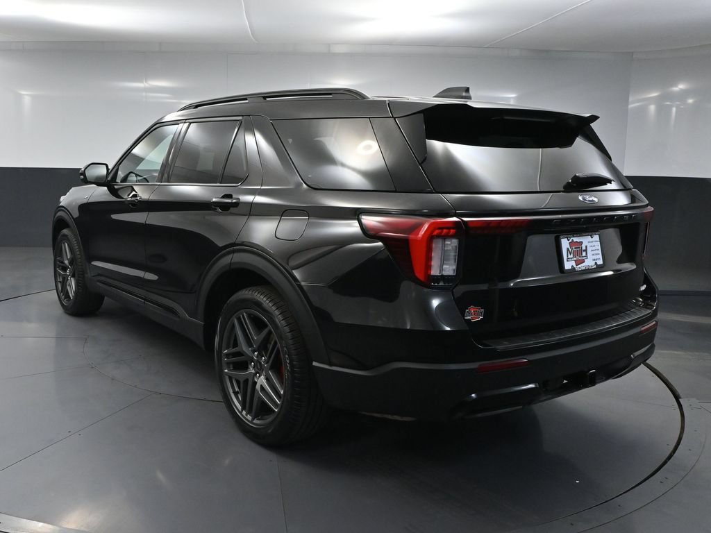 Used 2025 Ford Explorer ST-Line w/ ST-Line Street Pack AWD/4WD image 6