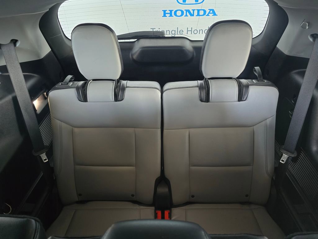 Used 2021 Ford Explorer XLT image 23