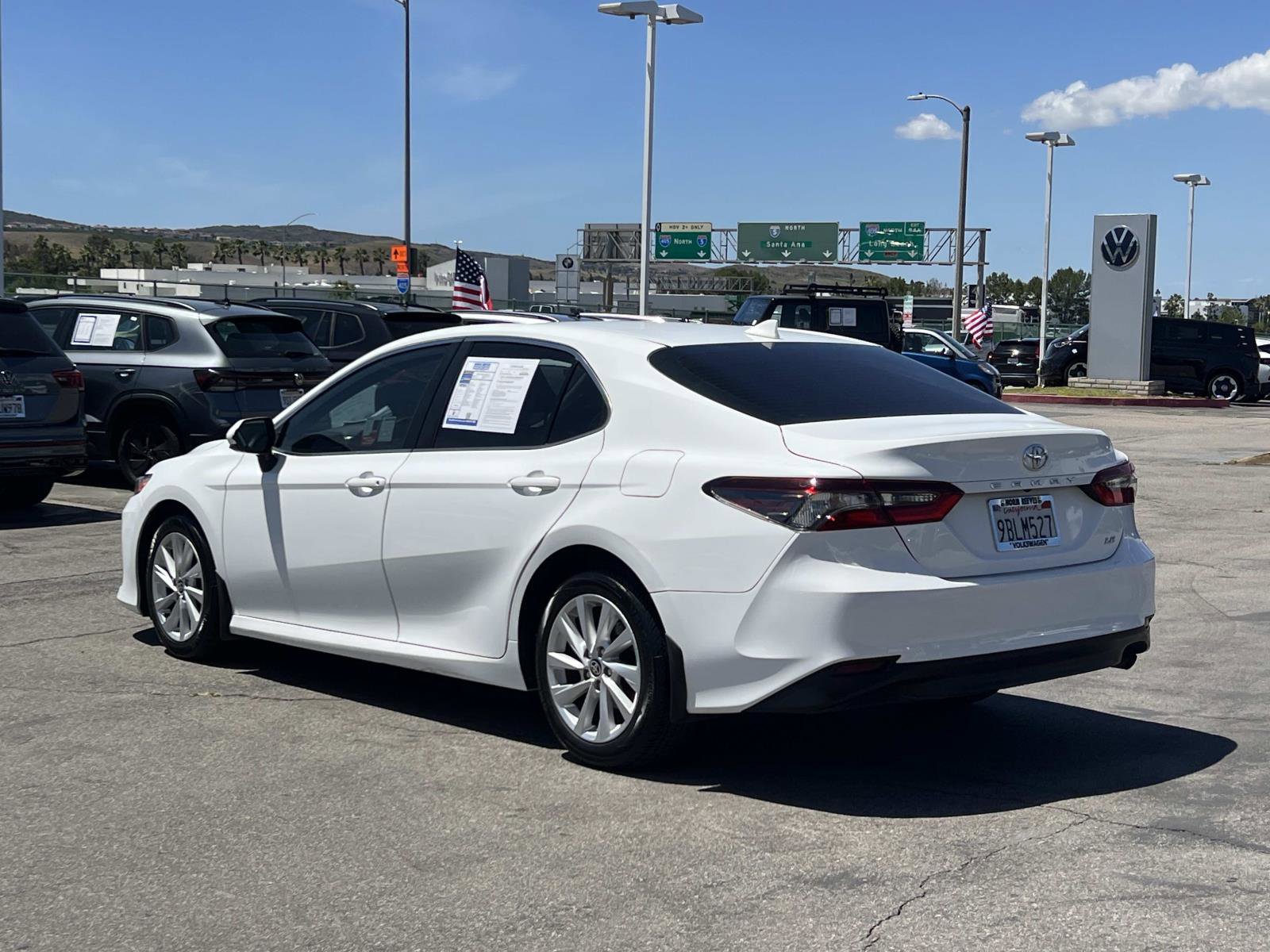 Used 2022 Toyota Camry LE FWD image 3