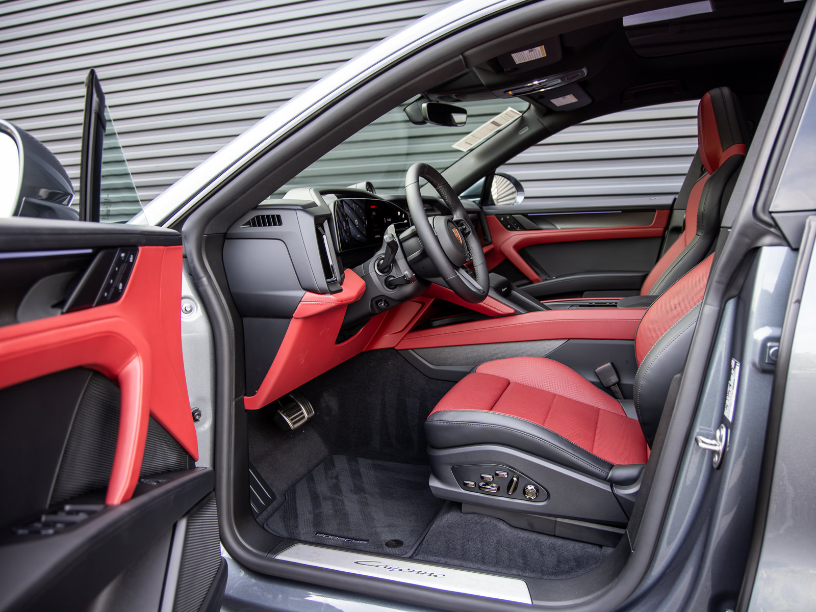 New 2026 Porsche Cayenne Electric Coupe AWD/4WD image 5