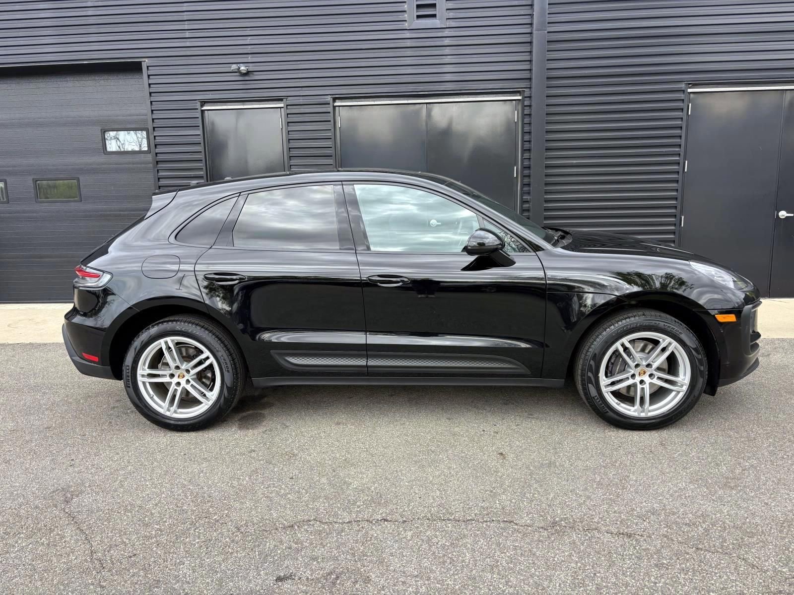 Certified 2023 Porsche Macan AWD/4WD image 11