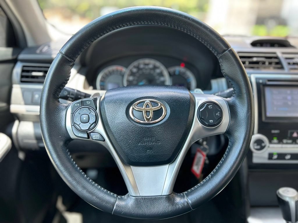 Used 2012 Toyota Camry SE FWD image 8