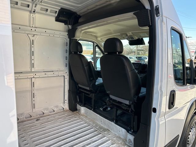 Used 2025 RAM ProMaster 2500 w/ Convenience Group image 13