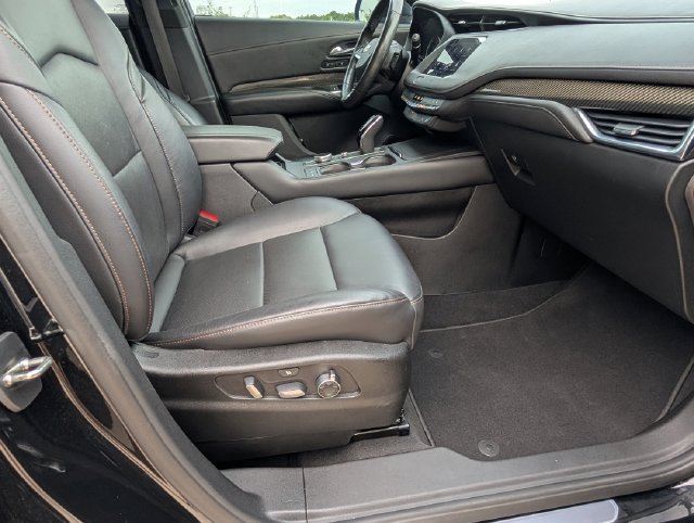Used 2021 Cadillac XT4 Sport AWD/4WD image 33