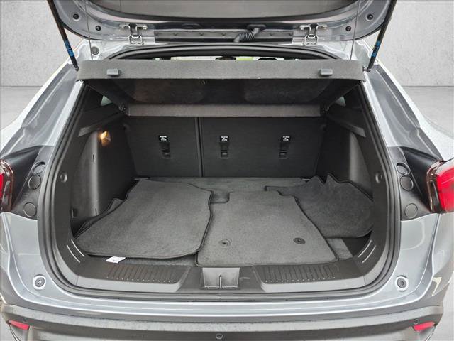 Used 2025 Chevrolet Trax RS w/ Driver Confidence Package FWD image 6