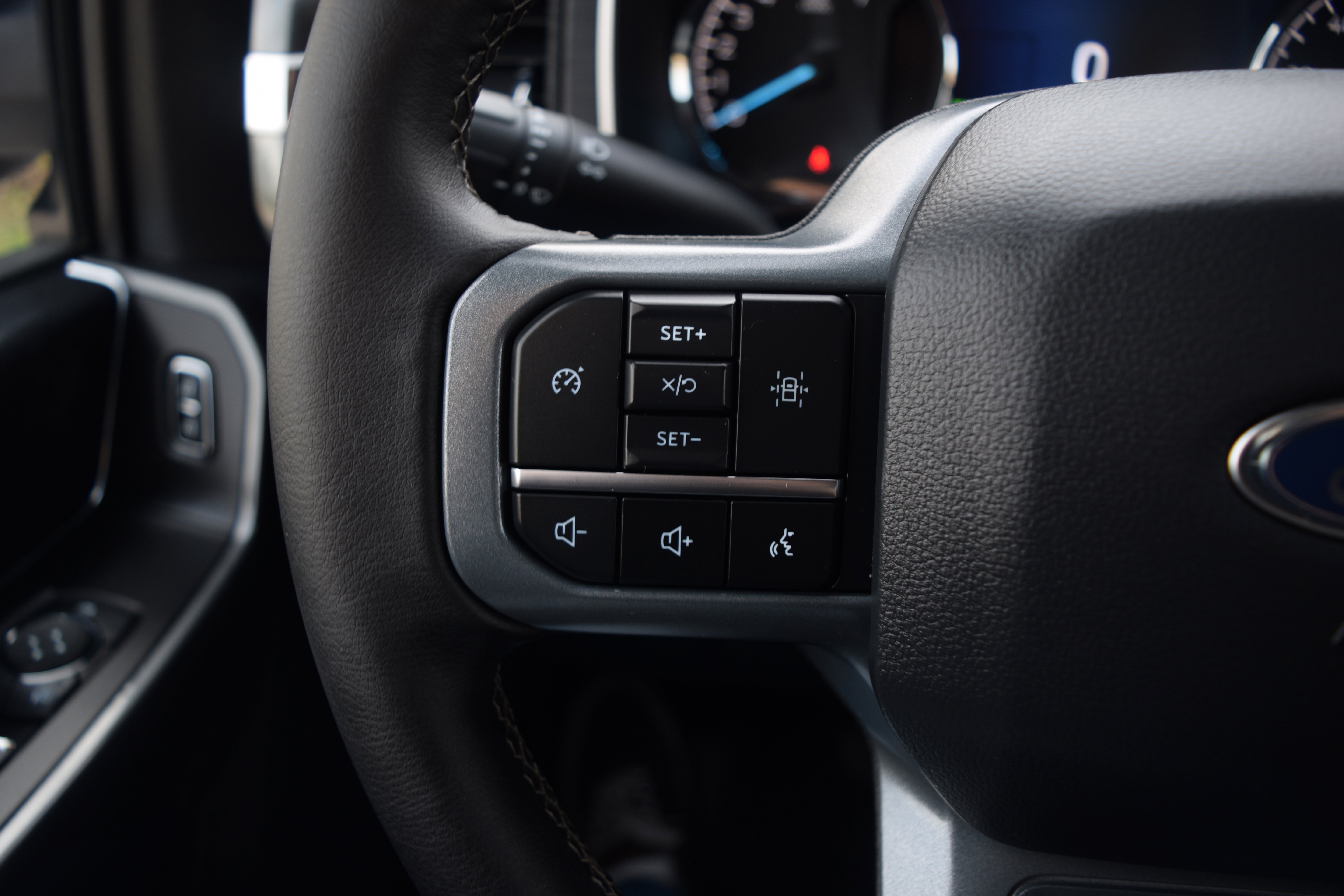 Used 2023 Ford F150 XLT w/ Equipment Group 302A High image 7